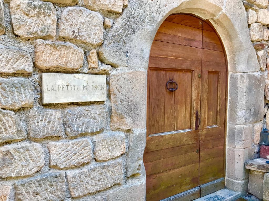 La Petite Maison Des Artistes Castelnau-Pégayrols Habitación foto
